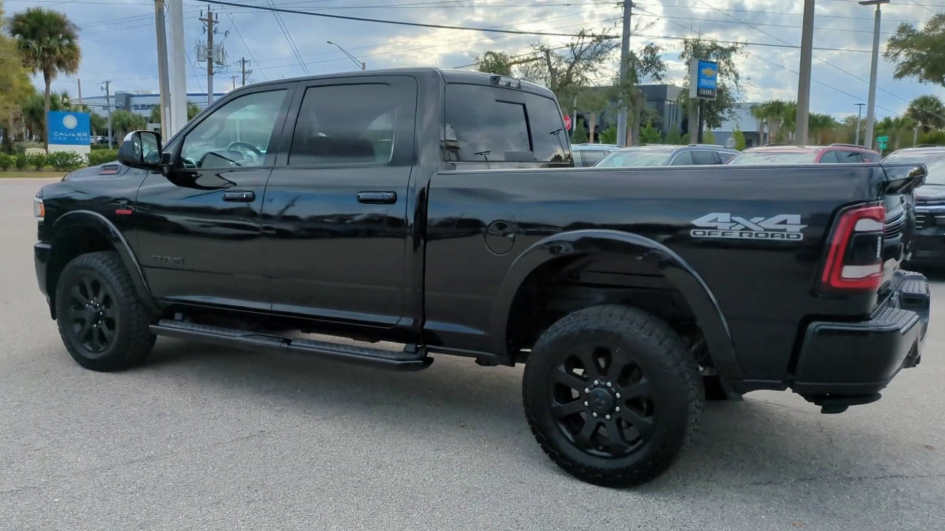 2019 RAM 2500 Laramie Crew Cab 4x4 6'4" Box