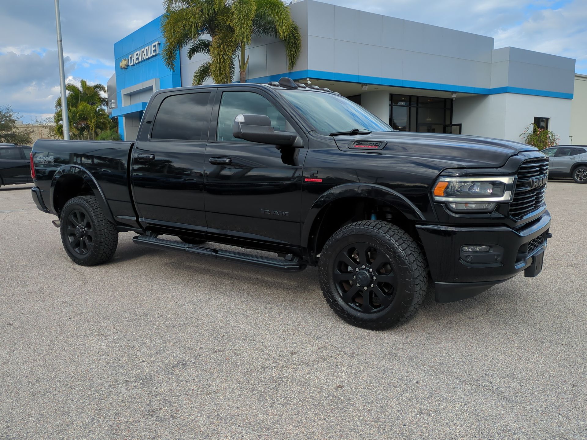 2019 RAM 2500 Laramie Crew Cab 4x4 6'4" Box