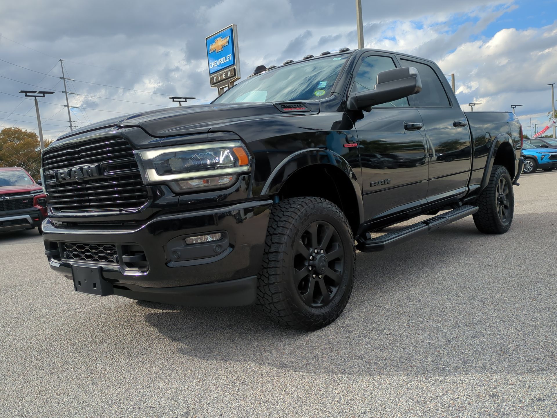 2019 RAM 2500 Laramie Crew Cab 4x4 6'4" Box