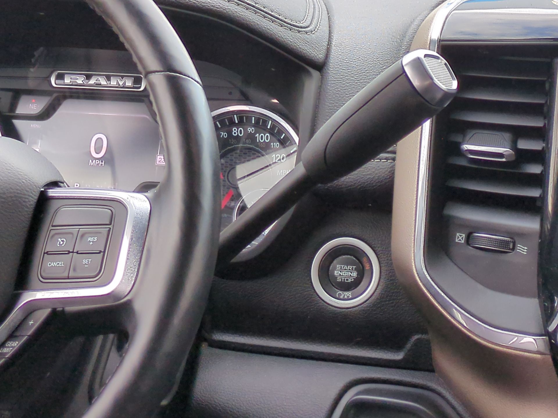 2019 RAM 2500 Laramie Crew Cab 4x4 6'4" Box