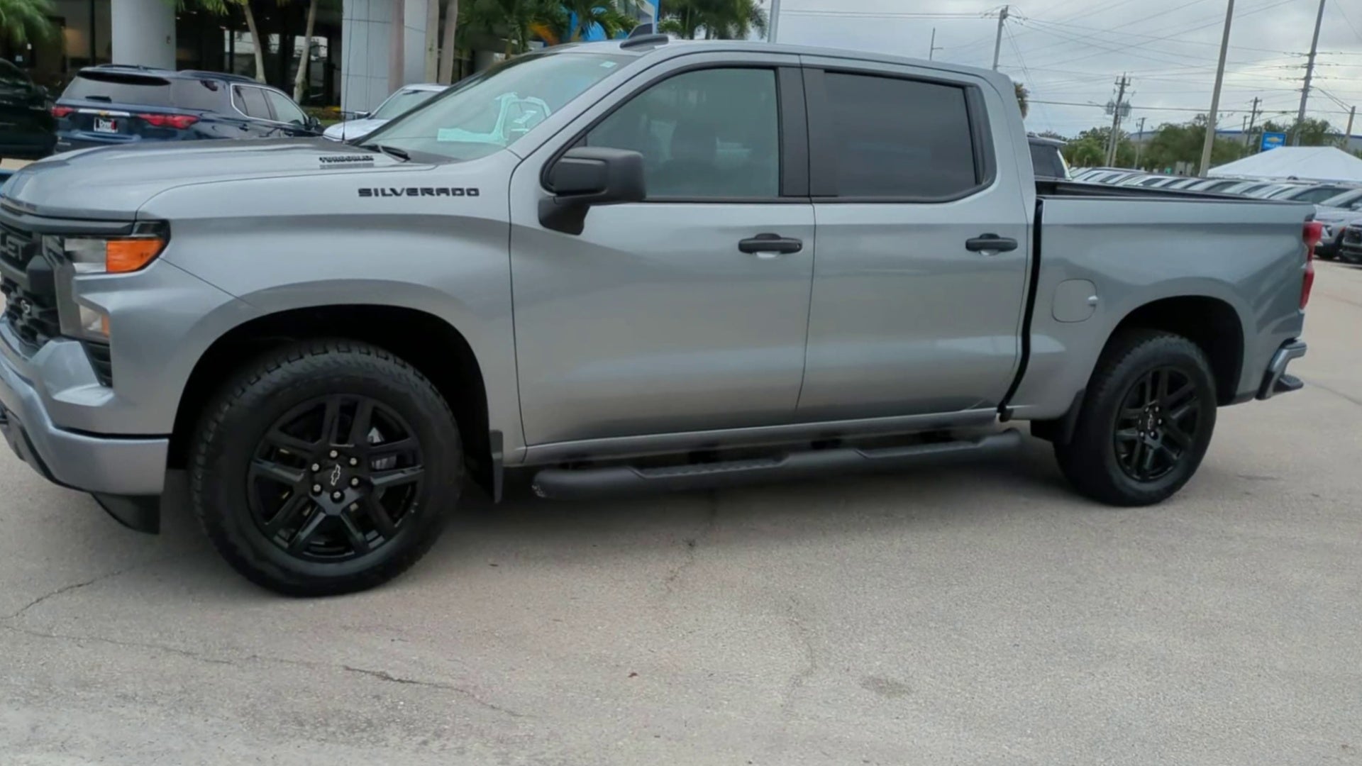 2025 Chevrolet Silverado 1500 Custom