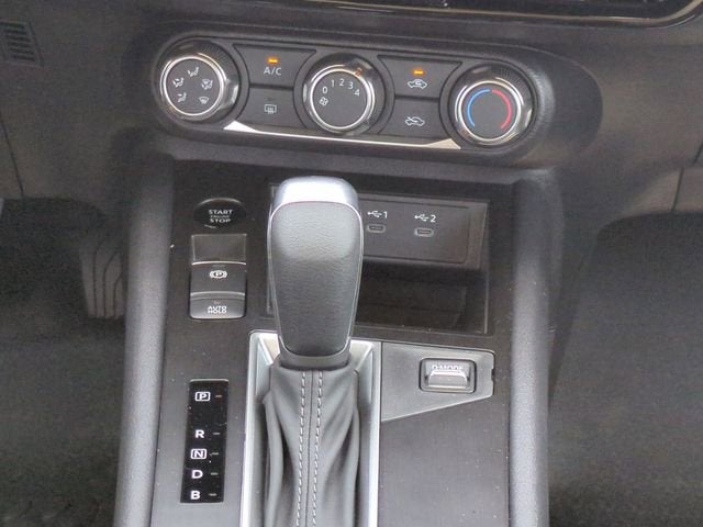 2025 Nissan Kicks SV FWD