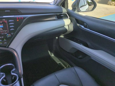 2020 Toyota Camry Hybrid XLE