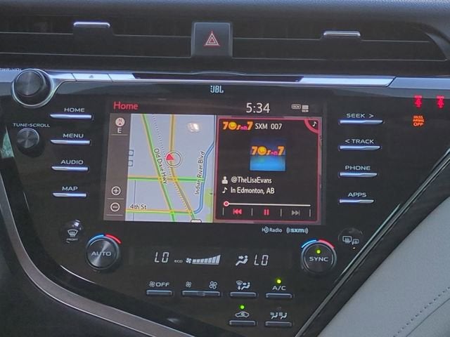2020 Toyota Camry Hybrid XLE