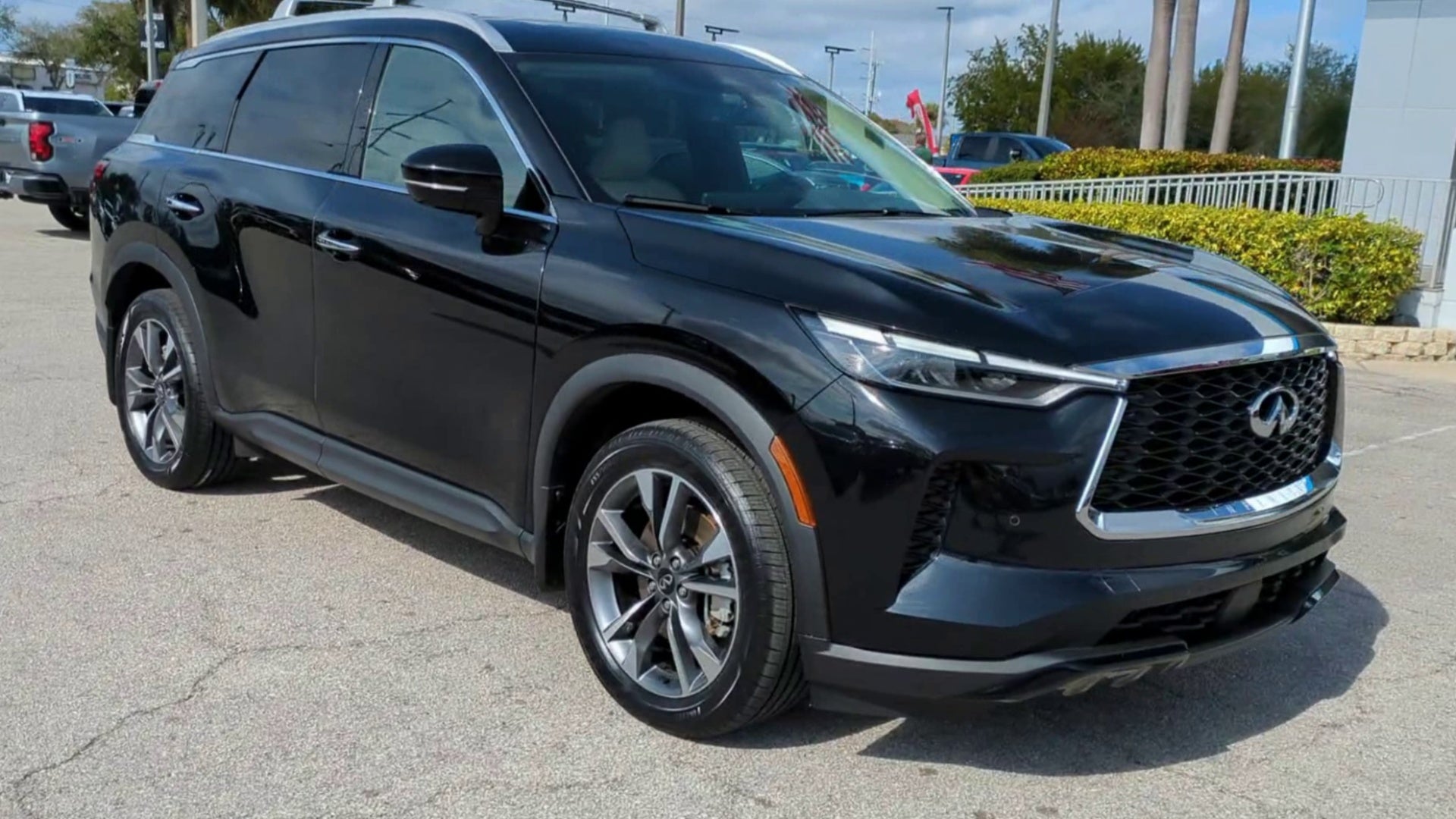 2023 INFINITI QX60 LUXE AWD