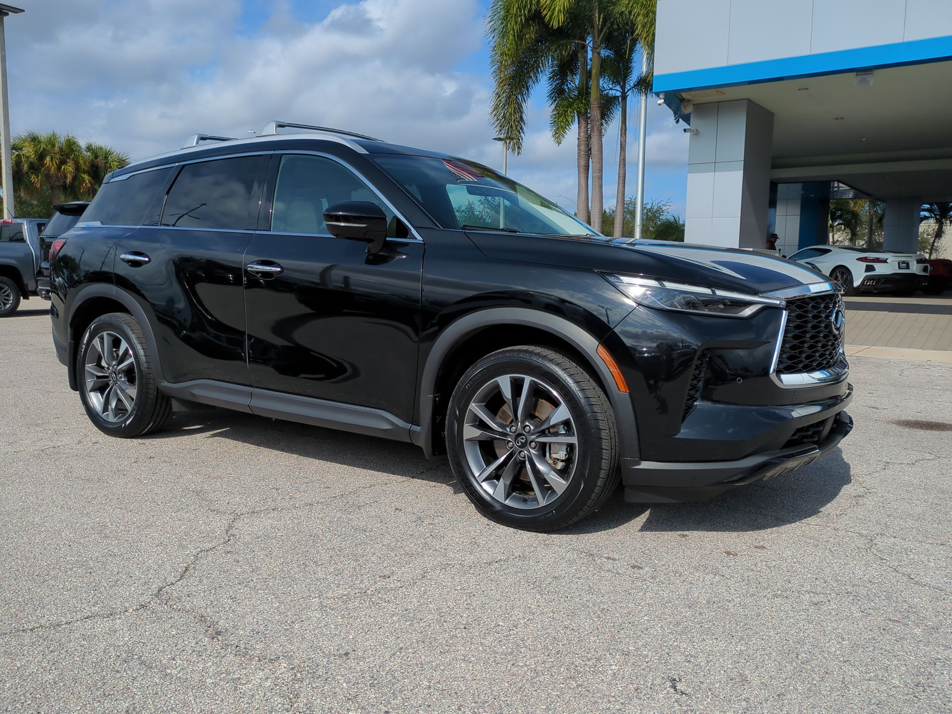2023 INFINITI QX60 LUXE AWD