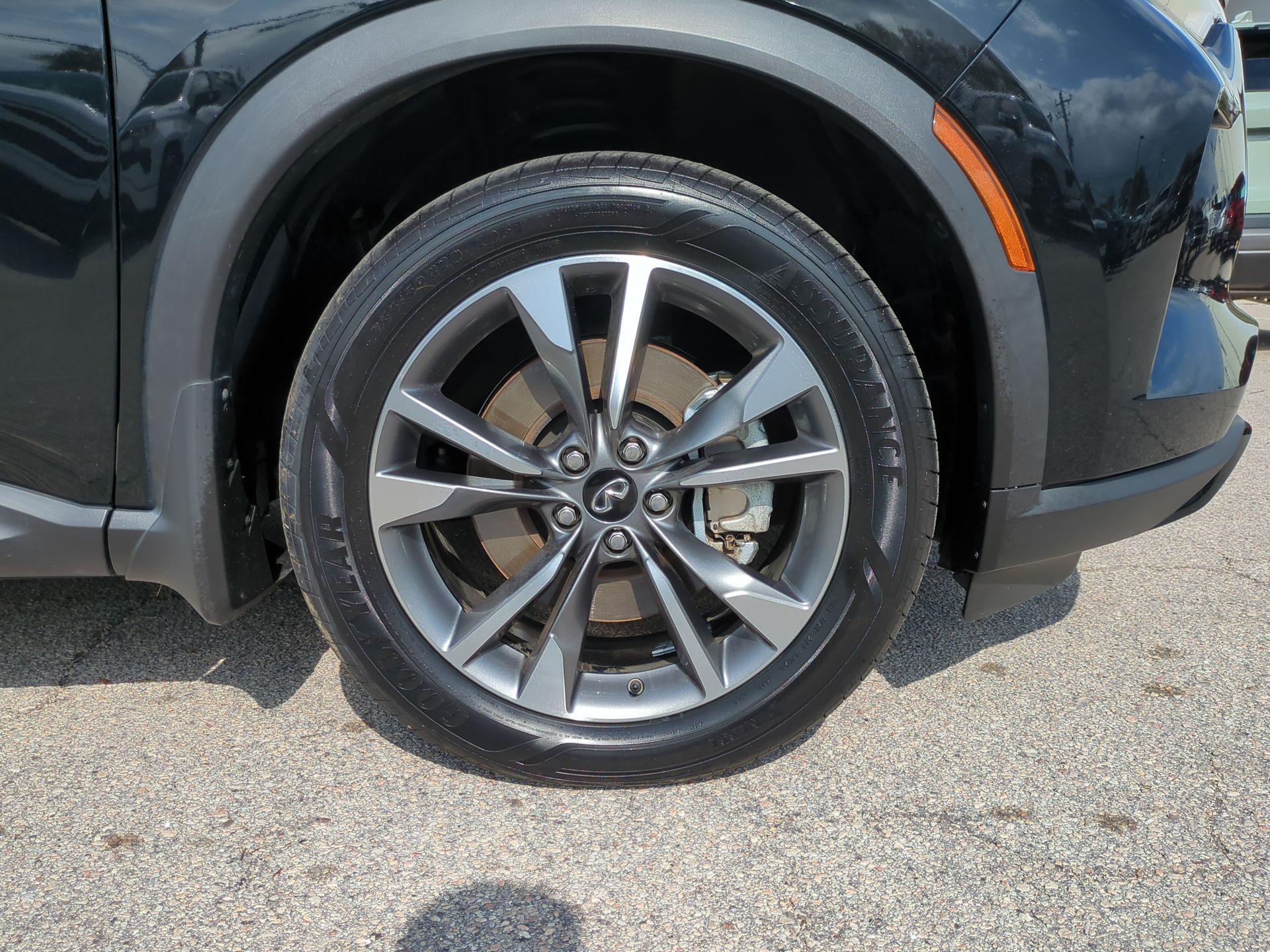 2023 INFINITI QX60 LUXE AWD