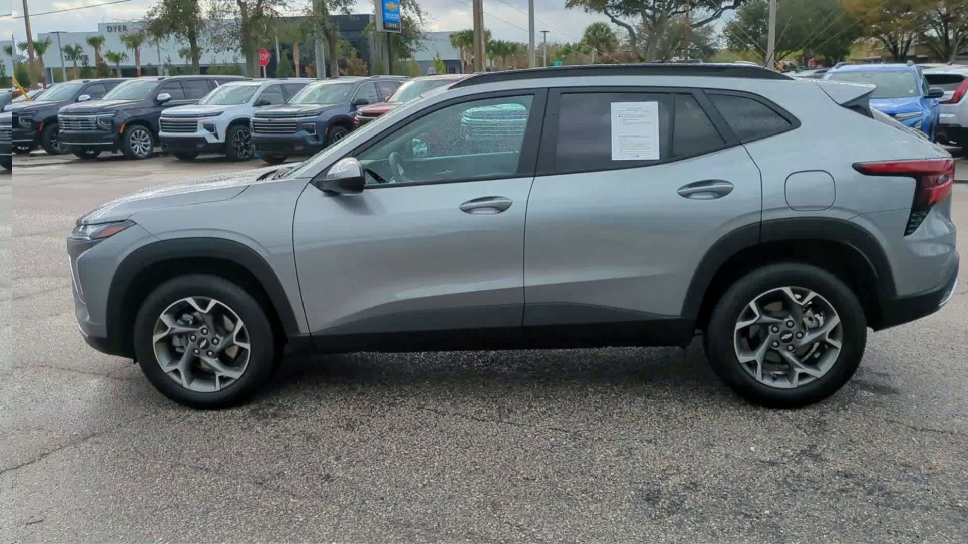 2025 Chevrolet Trax LT