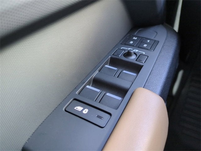 2025 Land Rover Defender 110 P400 X