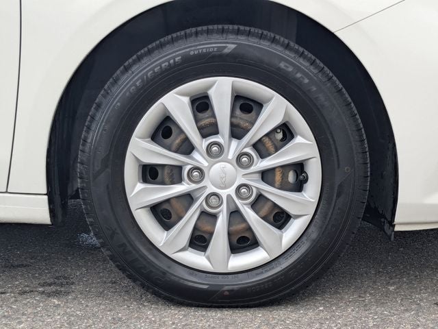 2022 Kia Forte FE