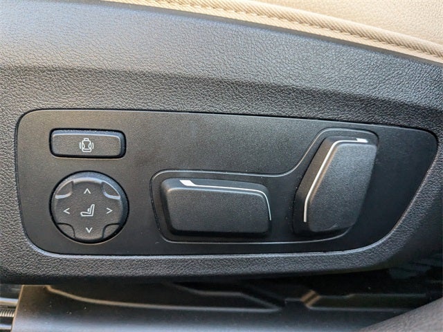 2025 BMW 3 Series 330i