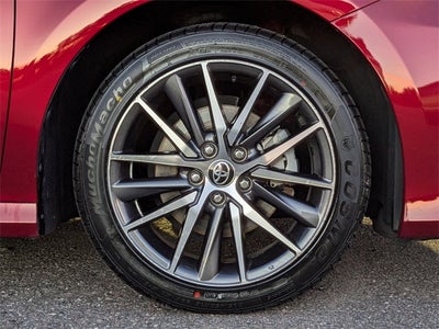 2022 Toyota Camry Hybrid XLE