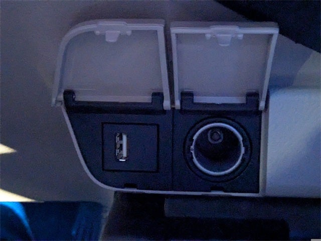 2022 Toyota Camry Hybrid XLE