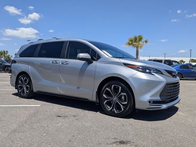2025 Toyota Sienna Platinum 7 Passenger