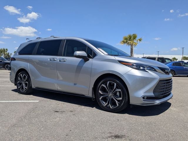 2025 Toyota Sienna Platinum 7 Passenger