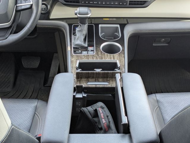 2025 Toyota Sienna Platinum 7 Passenger