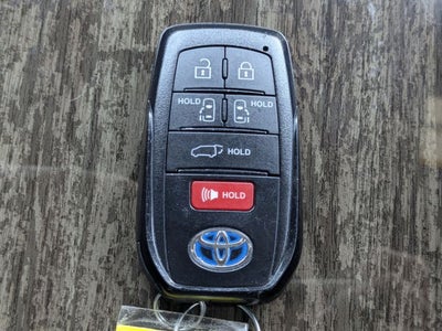 2025 Toyota Sienna Platinum 7 Passenger