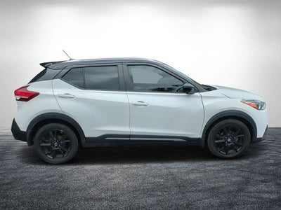2020 Nissan Kicks SR