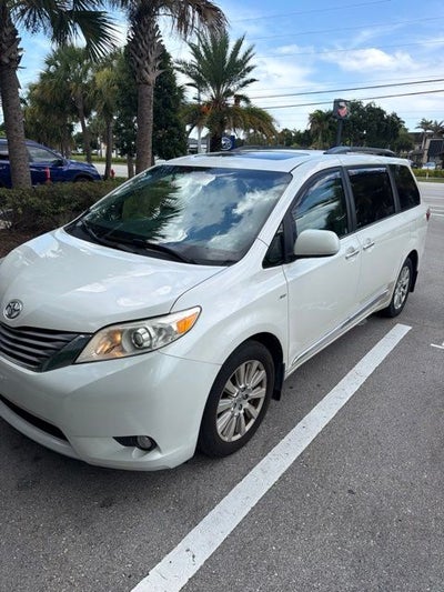 2017 Toyota Sienna XLE 7 Passenger
