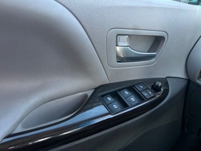 2017 Toyota Sienna XLE 7 Passenger