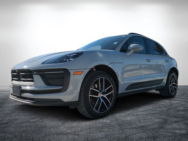 2025 Porsche Macan Base