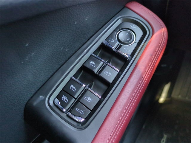 2023 Porsche Macan Base