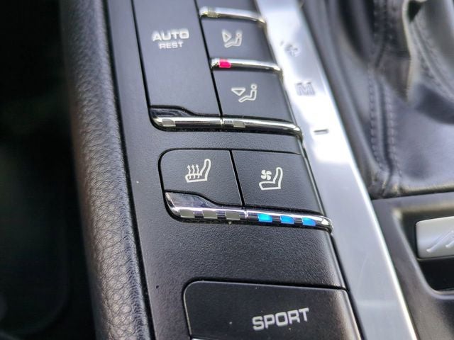 2021 Porsche Macan Base