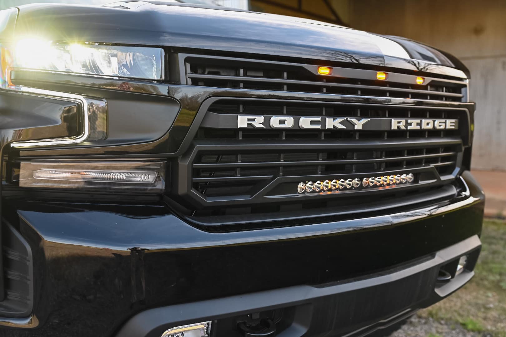 rocky ridge black truck