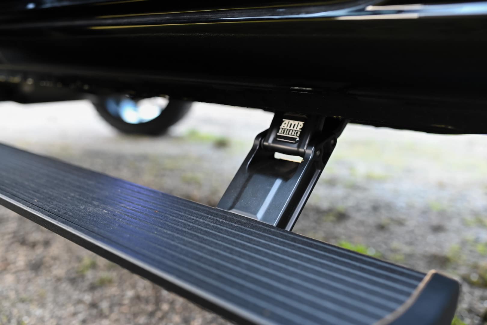 rocky ridge black truck