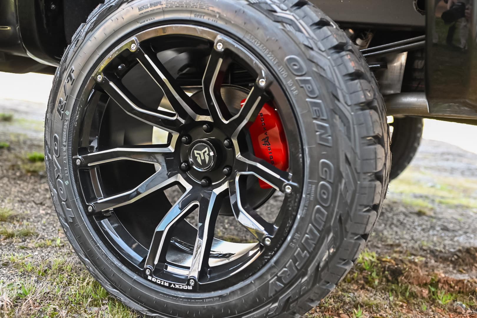 rocky ridge black truck